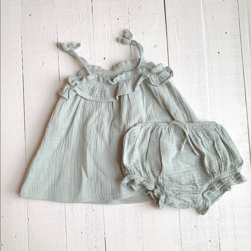Rylee and cru ruffle top with bloomer 18-24months